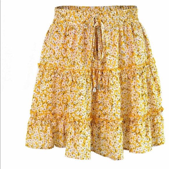 Mustard yellow floral tiered skirt - Picture 2 of 5